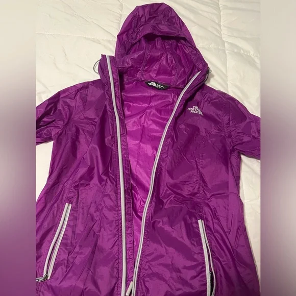 North Face windbreaker - Picture 5 of 5